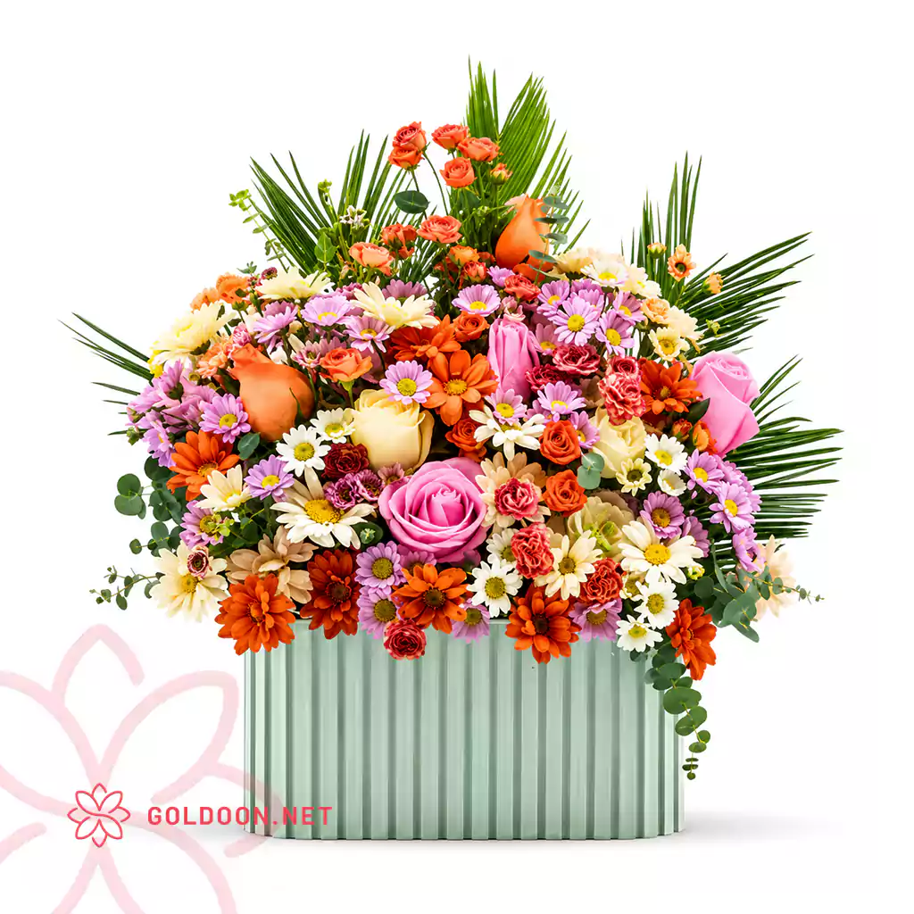 باکس گل کد 001 در فروشگاه گلدون با گلهای رز صورتی، رز کرم، رز مینیاتوری نارنجی، داوودی، آلسترومریا و گلهای فصلی