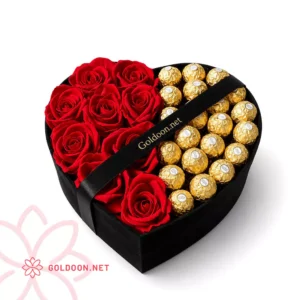 باکس گل و شکلات کد 024 گلدون با رز هلندی قرمز و شکلات فررو روشر در باکس قلبی لوکس