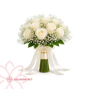 دسته گل عروس کد 002 با رز سفید و گل عروس ژیپسوفیلیا پرپشت با بسته‌ بندی روبان ساتن کرم